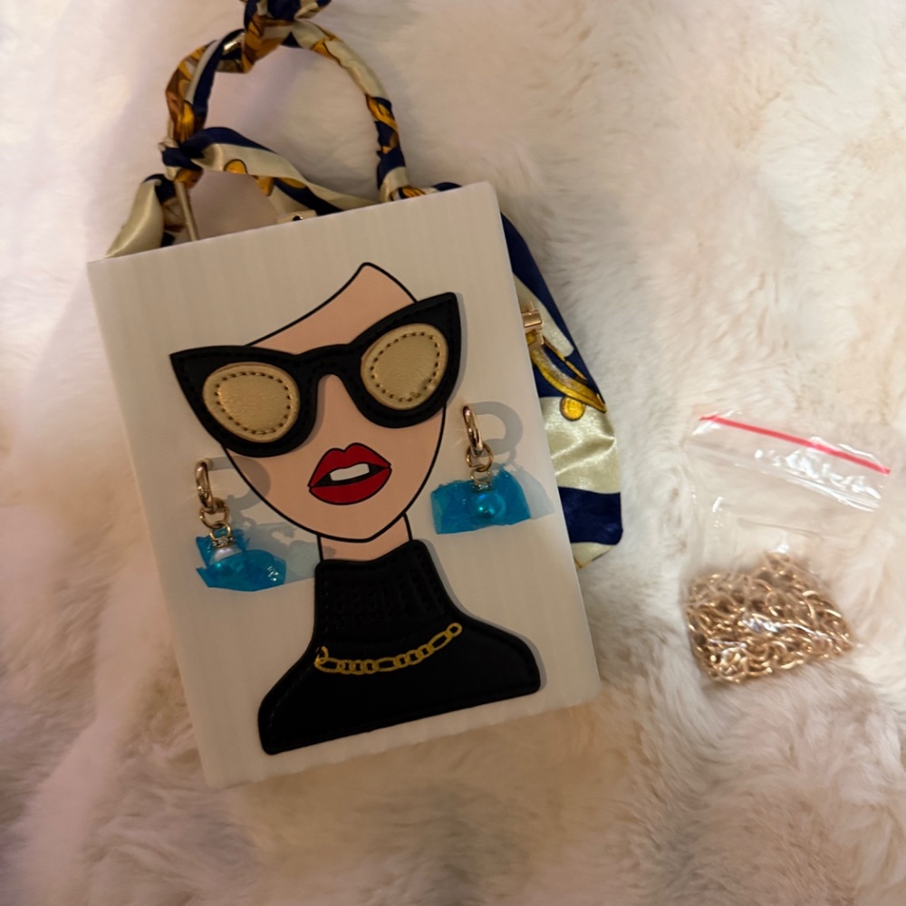 Purse - Picture 2 of 2